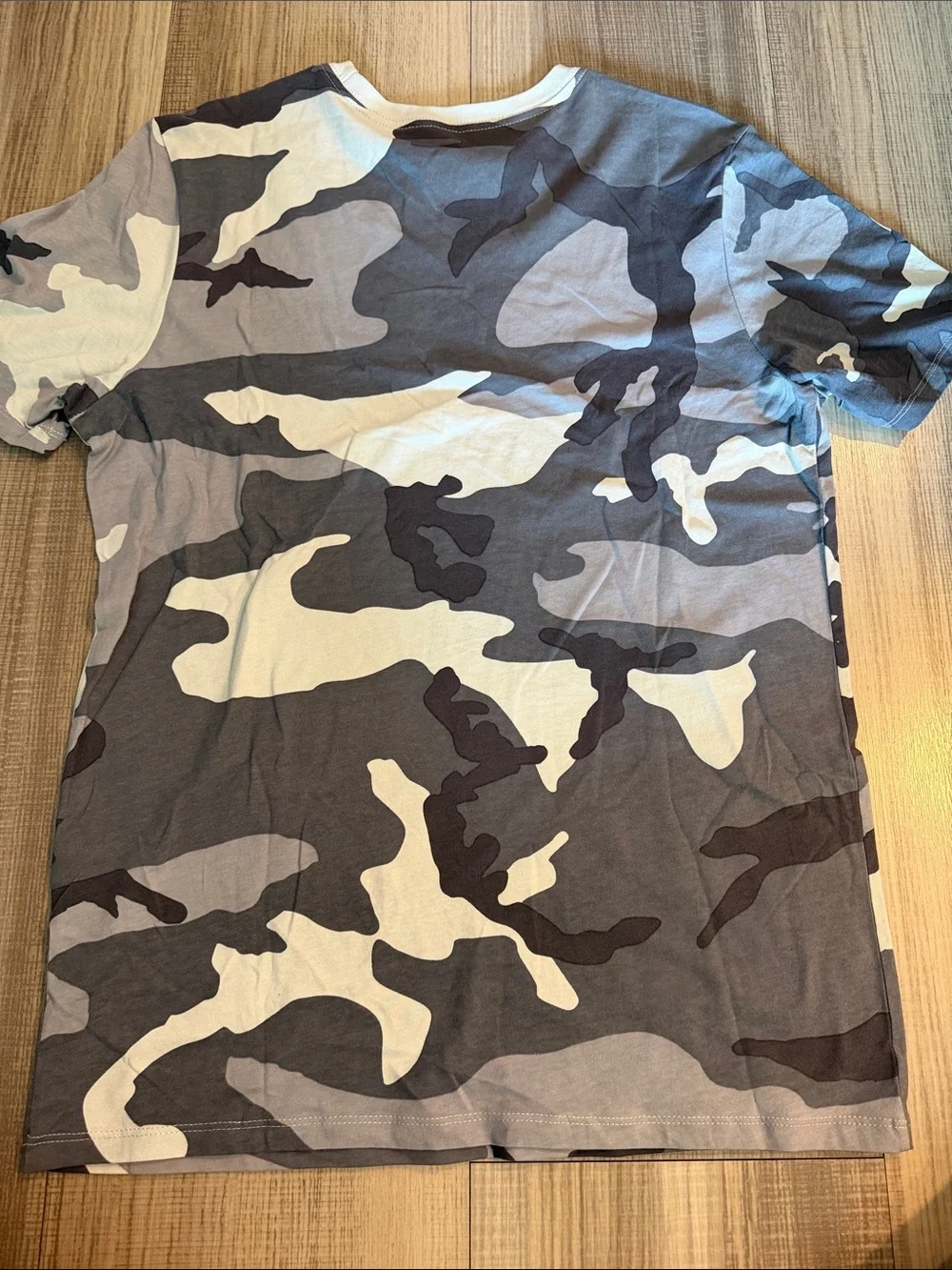 Nike Men's Gray White Black Camo Short Sleeve Shirt